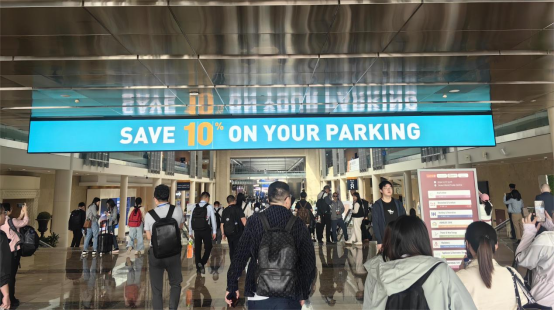 桃花村板材闪耀迪拜世贸中心，以匠心品质征服国际市场