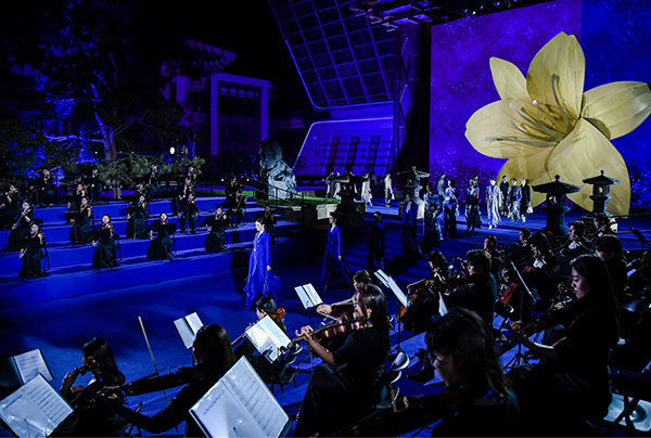 百合加冕，优雅绽放：NAERSI 30周年主题大秀亮相北京国际电影节