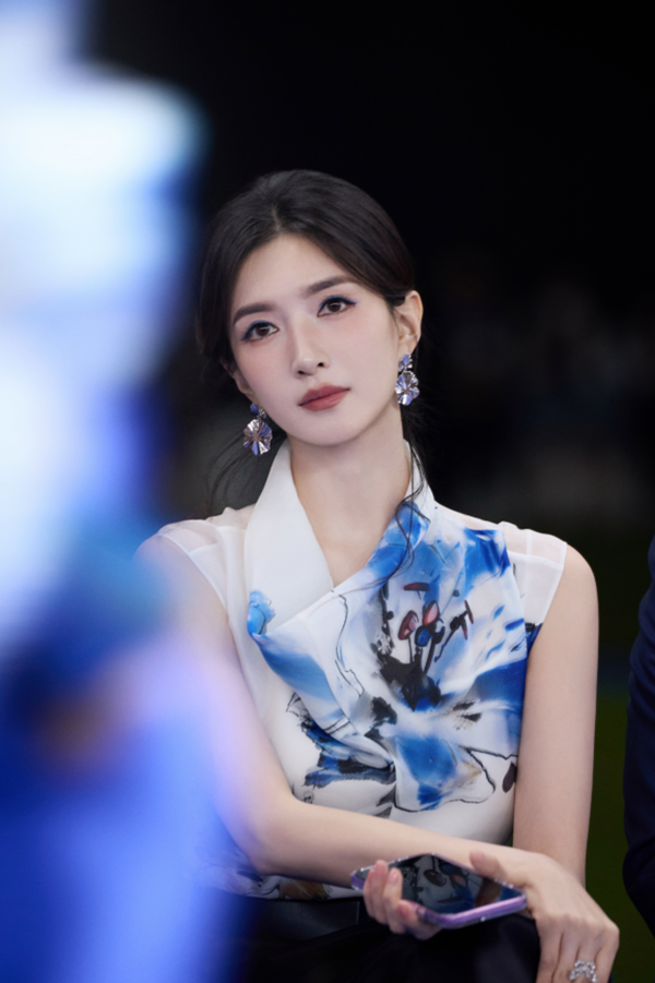 百合加冕，优雅绽放：NAERSI 30周年主题大秀亮相北京国际电影节